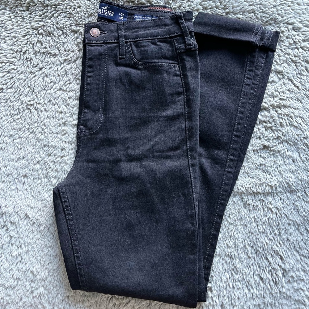 Hollister Ultra High-Rise Super Skinny Jeans (NWOT)
